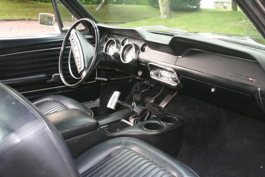Интерьер Ford Mustang GT Fastback 1968 года  (фото 16 из 20)